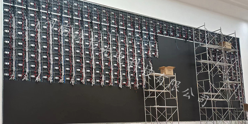 熱烈祝賀某大型能源企業(yè)200m2小間距顯示屏安裝成功